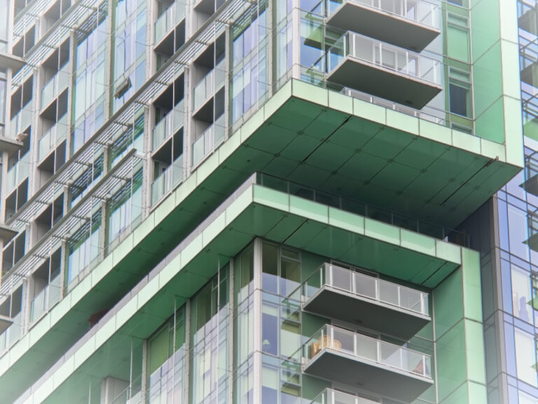 Recycling and Upcycling in Architecture إعادة التدوير وإعادة التدوير في الهندسة المعمارية