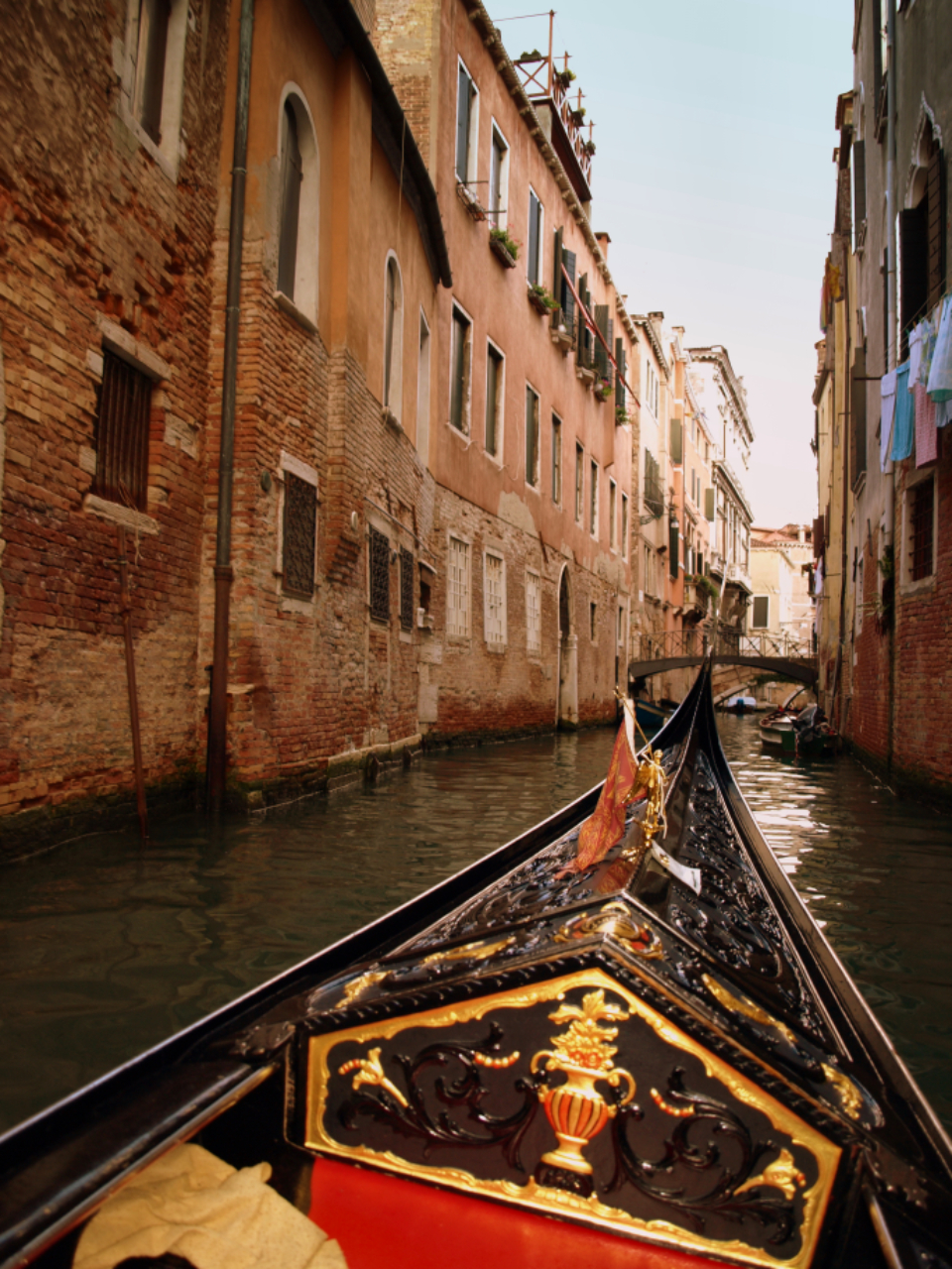 Architecture and Tourism العمارة والسياحة
