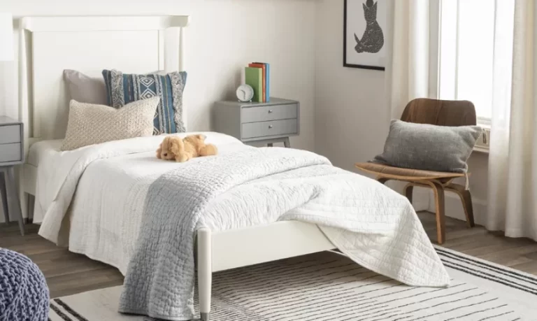 10 Ideas for Bedroom Rugs to Add Texture and Style to Your Room