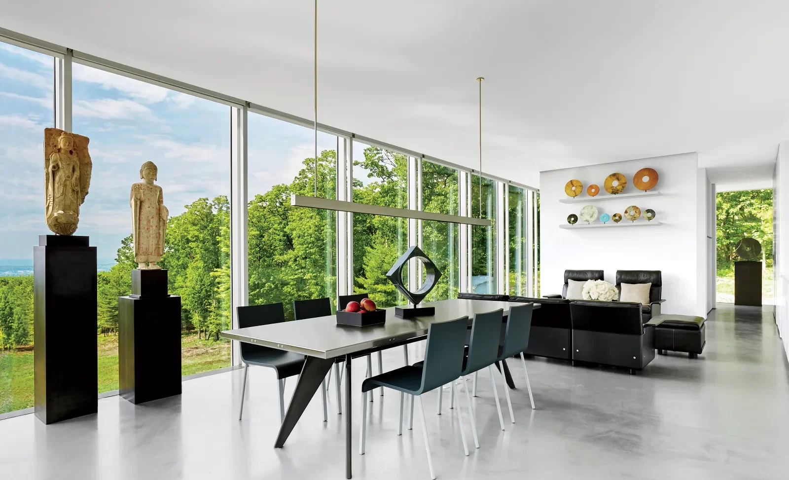 Reflections of architectural art on interior design