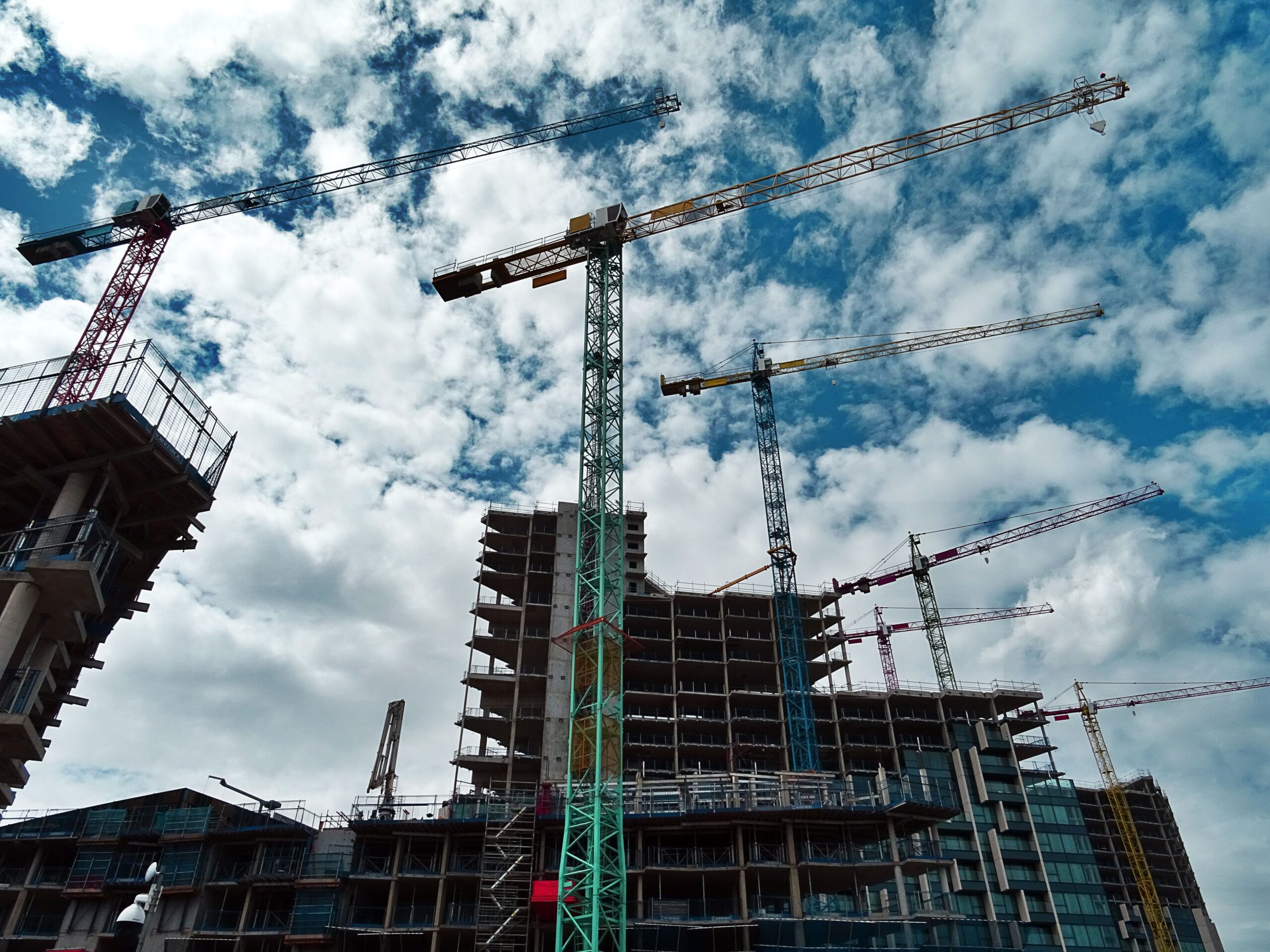 Traditional Construction Methods for Modern Homes طرق البناء التقليدية للمنازل الحديثة