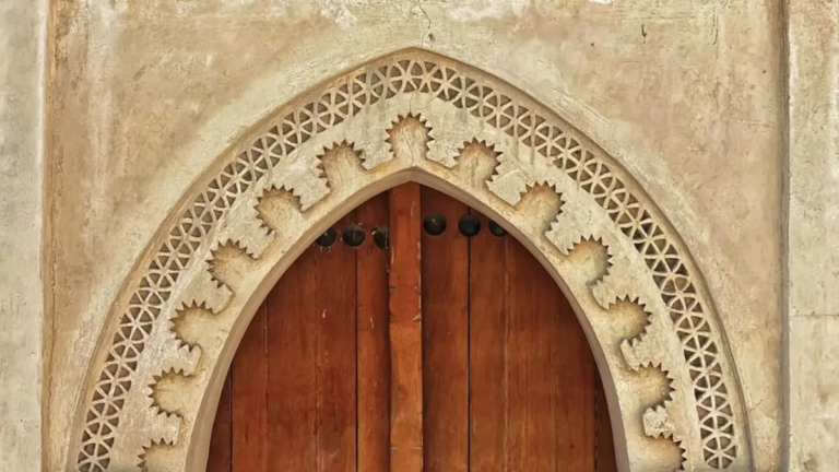 Adapting Traditional Architectural Styles for Modern Use: A Guide to Integrating Al-Qatif’s Heritage into Contemporary Designs تكييف الأنماط المعمارية التقليدية للاستخدام الحديث: دليل لدمج تراث القطيف في التصاميم المعاصرة