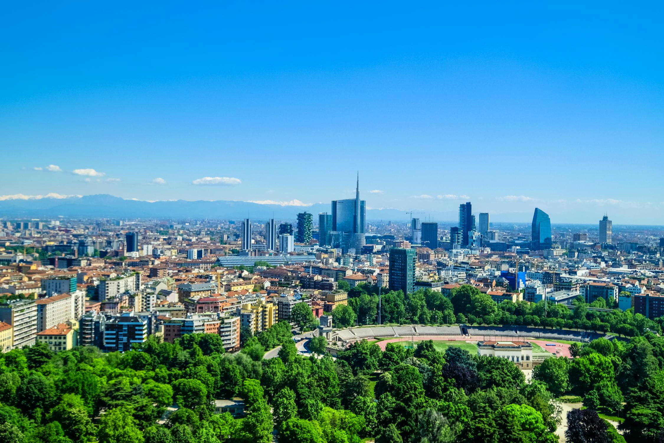 The Influence of Urban Landscaping in Modern Architecture تأثير المناظر الطبيعية الحضرية في العمارة الحديثة