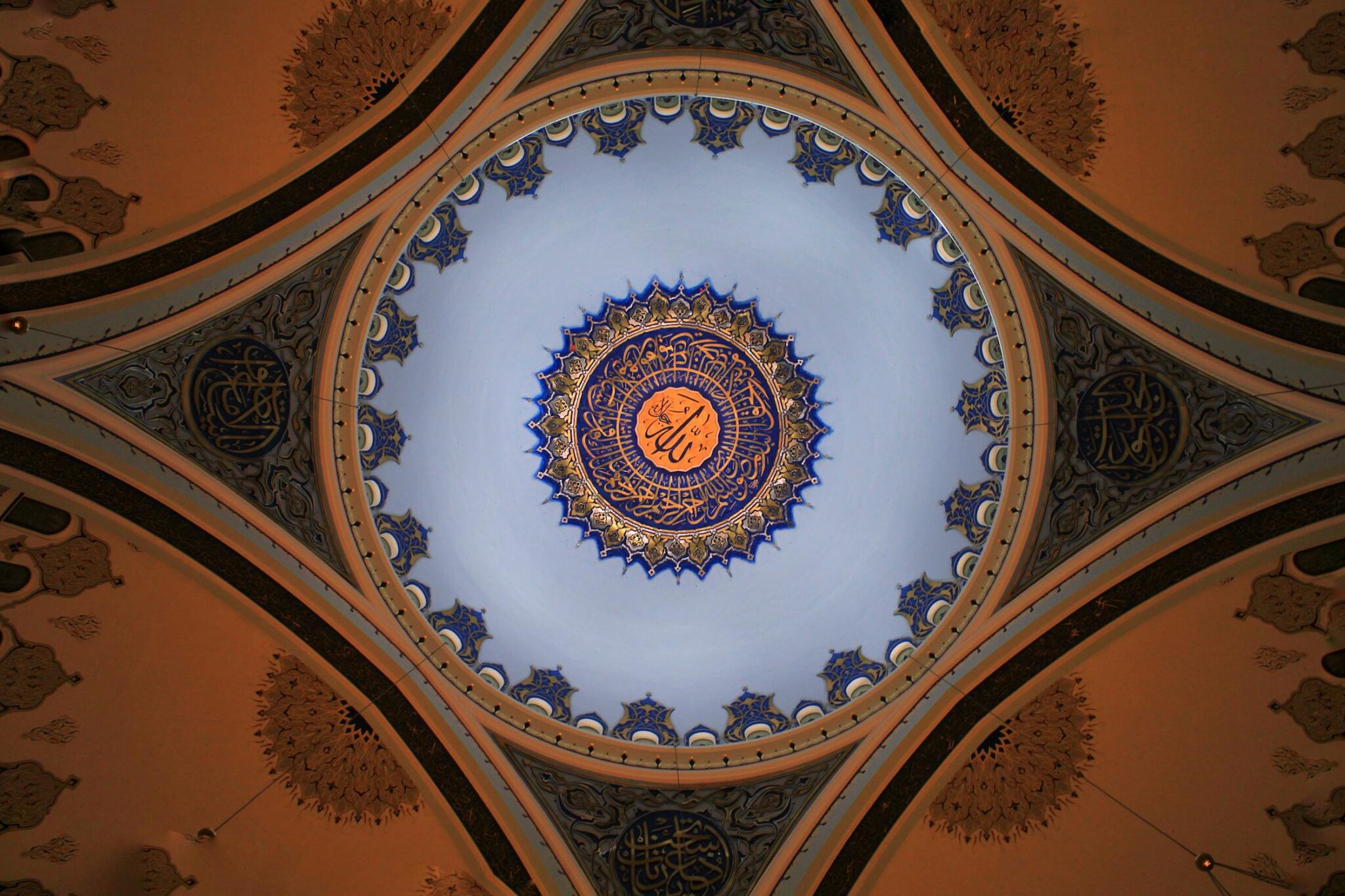 The Role of Color in Arabic Interior Design دور اللون في التصميم الداخلي العربي