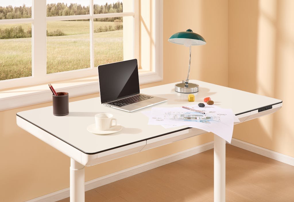 Adjustable Standing Desks vs Fixed Desks
