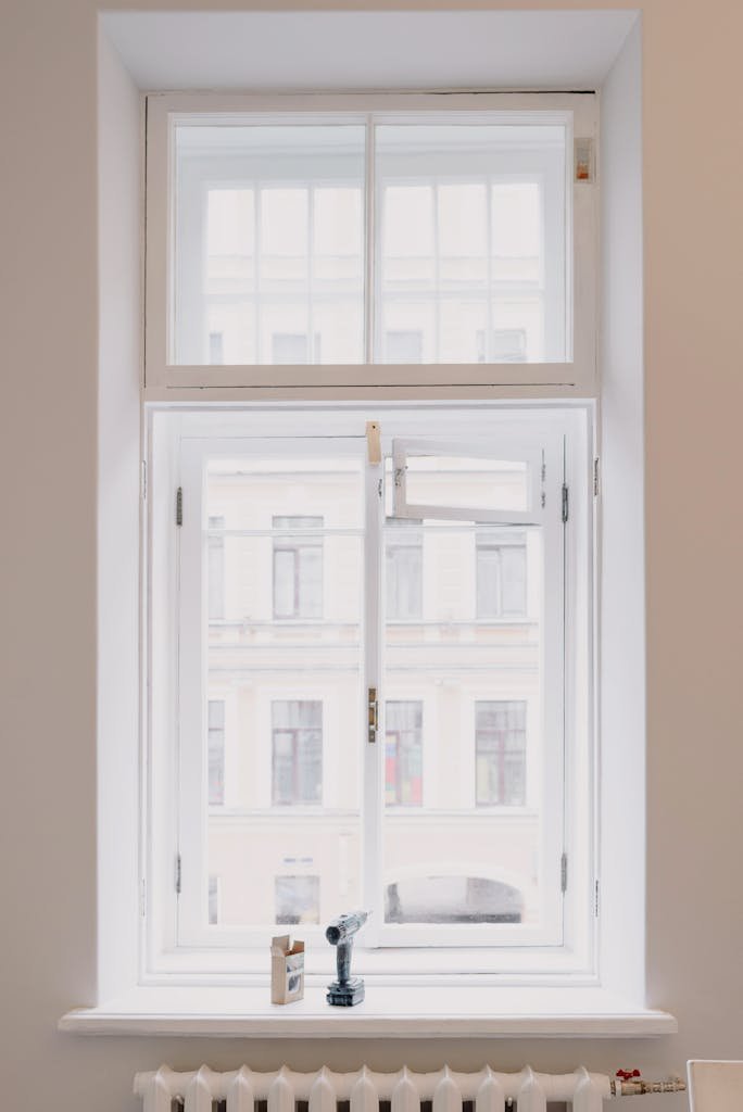 Energy-Efficient Windows: Double vs Triple Glazing, Materials, and Smart Glass Options