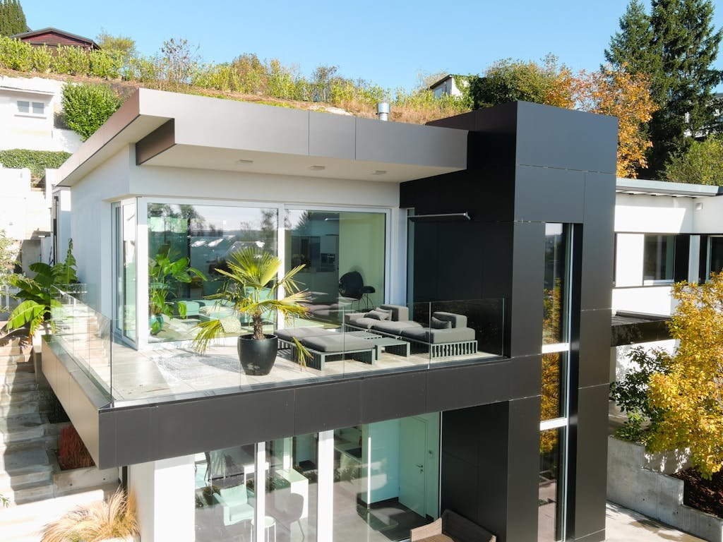 Smart Homes vs Traditional Homes